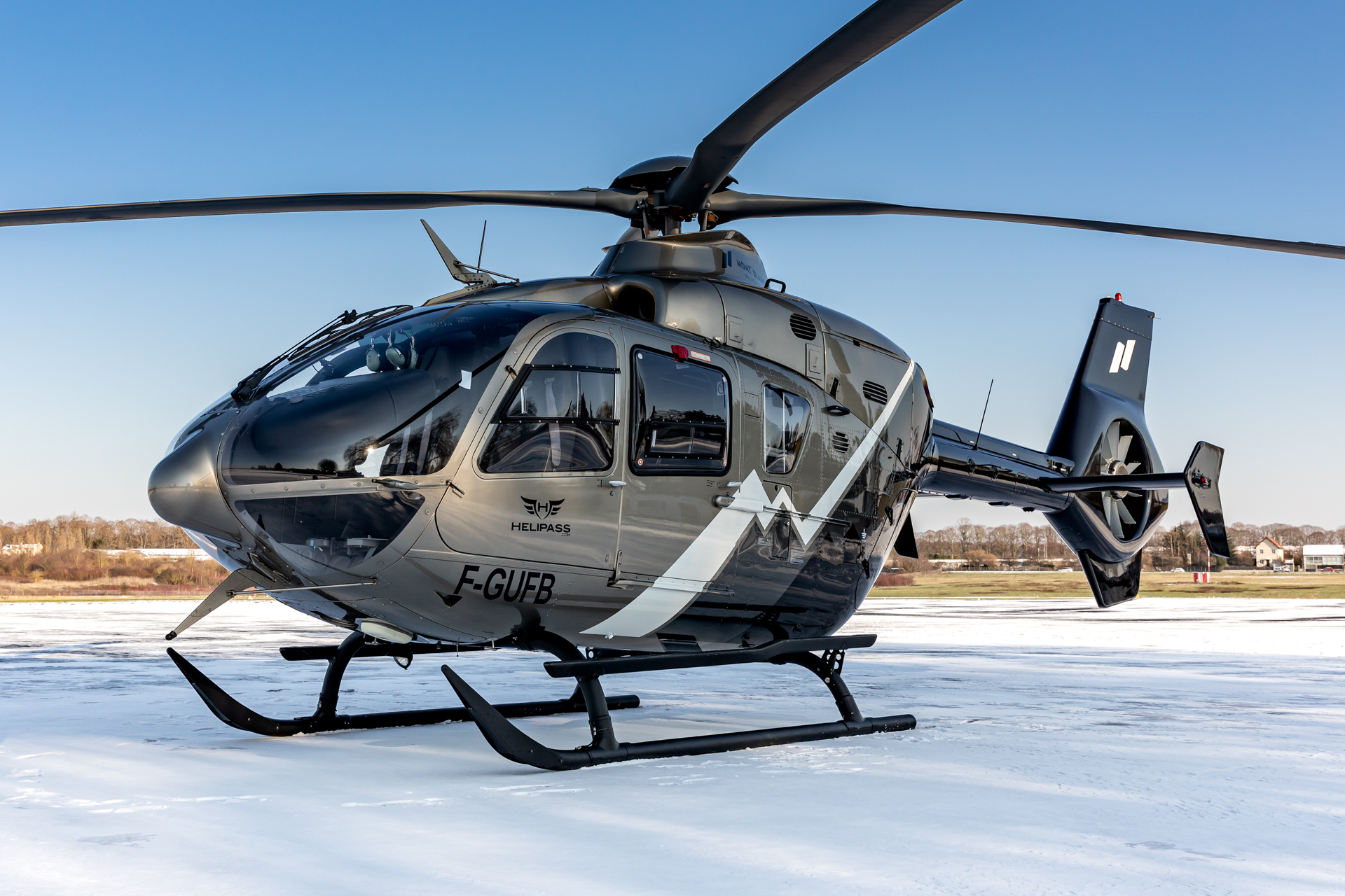 hélicoptère de | | en Survolez vols Réservation touristiques Mont Blanc le Helipass